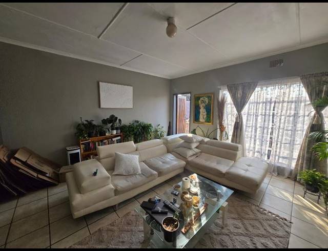 2 BEDROOM PROPERTY TO RENT IN GERMISTON SOUTH